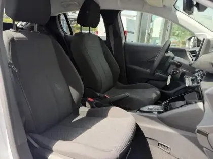 Photo 10 Peugeot 208  1.2 Hybrid 110ch Edition e-DCS6