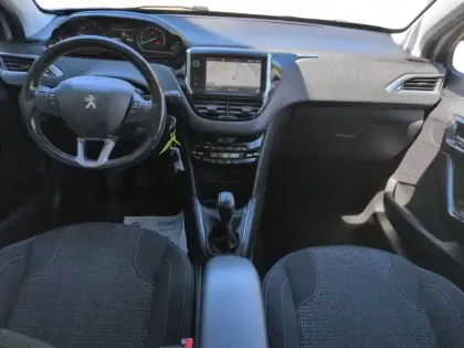 Photo 6 Peugeot 208  110ch Allure Business S&S 5p