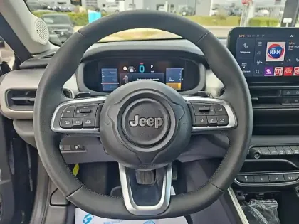 Photo 12 Jeep Avenger  1.2 Turbo T3 100ch MHEV Summit BVR6 eHybrid