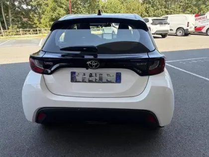 Photo 8 Toyota Yaris  116h Dynamic Business 5p + Programme Beyond Zero Academy MY22