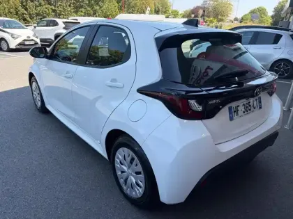 Photo 7 Toyota Yaris  116h Dynamic Business 5p + Programme Beyond Zero Academy MY22