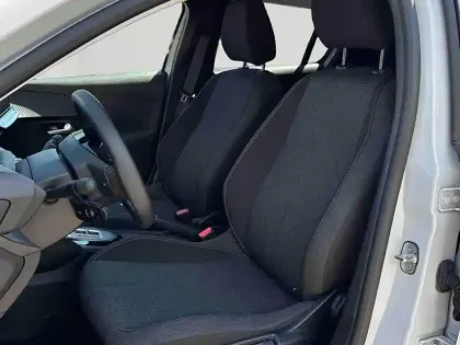 Photo 10 Peugeot 208  1.2 Hybrid 110ch Edition e-DCS6