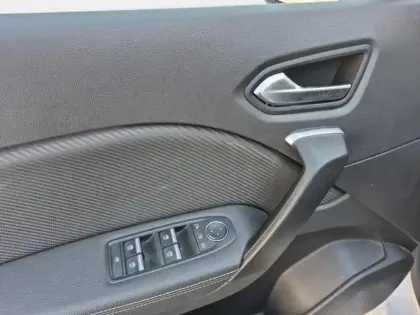 Photo 12 Renault Captur  1.6 E-Tech hybride 145ch Engineered