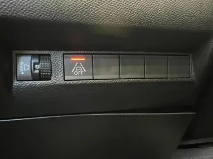 Photo 10 Peugeot 208  e- 136ch Like