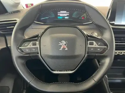 Photo 14 Peugeot 208  e- 136ch Like