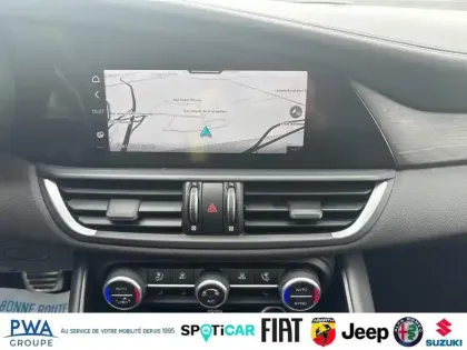 Photo 12 Alfa Romeo Giulia  2.2 JTD 190ch Sprint AT8 MY22