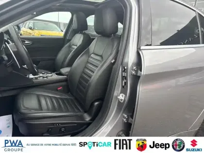 Photo 8 Alfa Romeo Giulia  2.2 JTD 190ch Sprint AT8 MY22