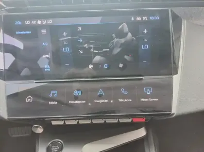 Photo 15 Peugeot 308 Hybrid 145 e-DCS6 Allure