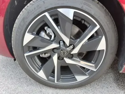 Photo 8 Peugeot 308 Hybrid 145 e-DCS6 Allure
