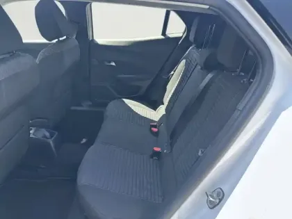 Photo 11 Peugeot 2008  PureTech 100 S&S BVM6