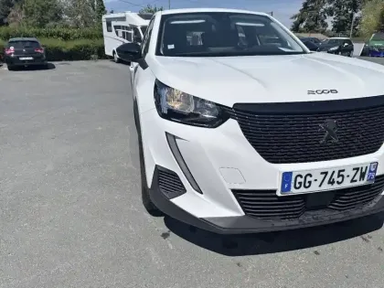 Photo 15 Peugeot 2008  PureTech 100 S&S BVM6