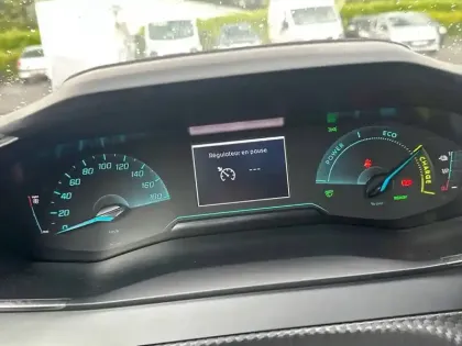Photo 19 Peugeot 208  Electrique 50 kWh 136ch