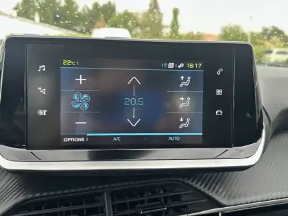 Photo 17 Peugeot 208  Electrique 50 kWh 136ch