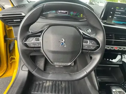 Photo 8 Peugeot 208  Electrique 50 kWh 136ch