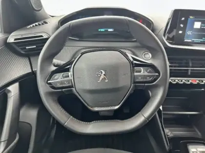 Photo 31 Peugeot 2008  Electrique 136 ch