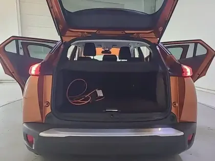 Photo 16 Peugeot 2008  Electrique 136 ch