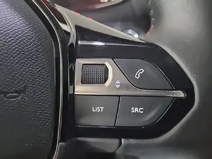 Photo 43 Peugeot 208  PureTech 100 S&S BVM6