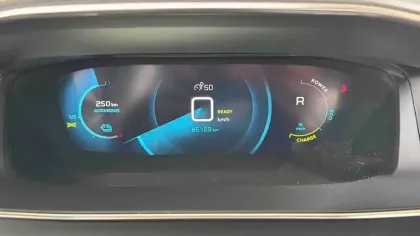 Photo 13 Peugeot 2008  Electrique 136 ch