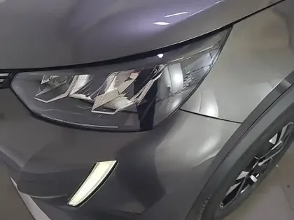 Photo 35 Peugeot 2008  PureTech 100 S&S BVM6