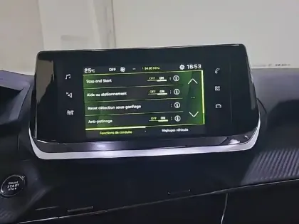 Photo 40 Peugeot 2008  PureTech 100 S&S BVM6