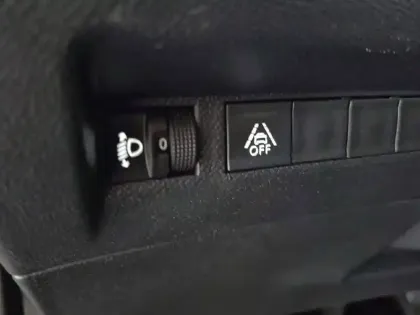 Photo 47 Peugeot 2008  PureTech 100 S&S BVM6