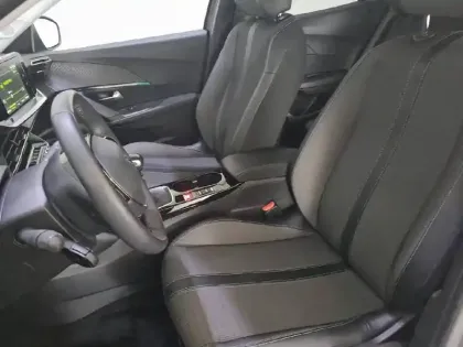 Photo 30 Peugeot 2008  PureTech 100 S&S BVM6