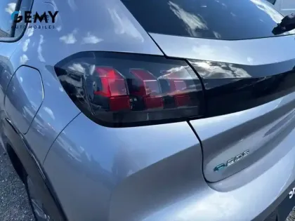 Photo 16 Peugeot 208  Electrique 50 kWh 136ch