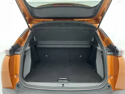 Photo 12 Peugeot 2008  PureTech 130 S&S BVM6