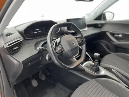 Photo 25 Peugeot 2008  PureTech 130 S&S BVM6