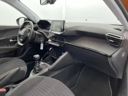 Photo 30 Peugeot 2008  PureTech 130 S&S BVM6
