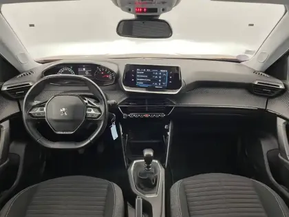 Photo 28 Peugeot 2008  PureTech 130 S&S BVM6