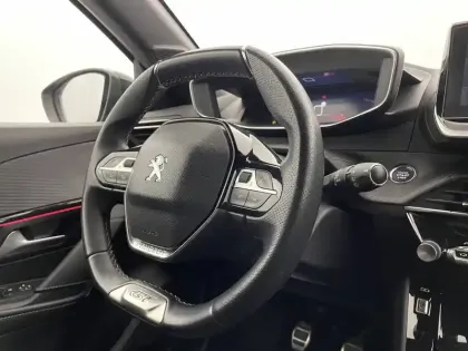Photo 30 Peugeot 208  PureTech 100 S&S BVM6