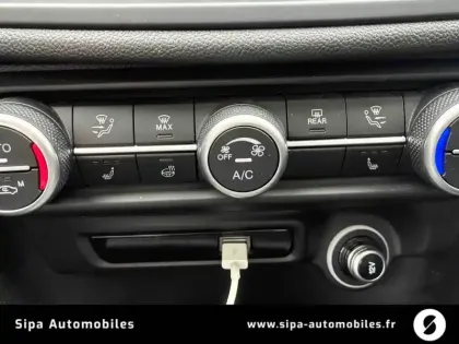 Photo 19 Alfa Romeo Giulia  2.2 160 ch AT8