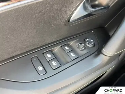 Photo 15 Peugeot 2008  Electrique 136 ch