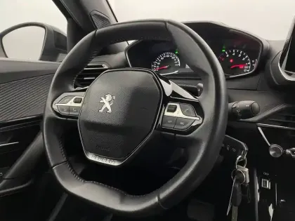Photo 28 Peugeot 2008  PureTech 130 S&S EAT8