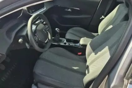 Photo 44 Peugeot 208  Turbo 100 ch BVM6
