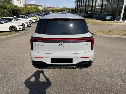 Photo 11 Mercedes GLB  200 4MATIC