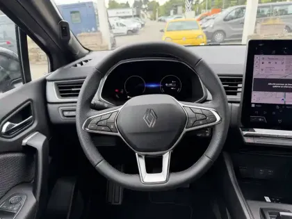Photo 14 Renault Captur  E-Tech full hybrid 160 ch