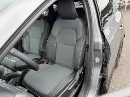 Photo 8 Renault Captur  E-Tech full hybrid 160 ch