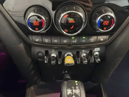 Photo 35 Mini Mini Countryman 125 - 95 ch ALL4 BVA6