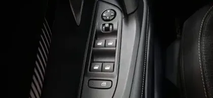 Photo 27 Peugeot 2008  100 S&S BVM6