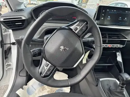 Photo 15 Peugeot 208  PureTech 100 S&S BVM6