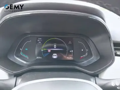 Photo 14 Renault Clio  E-Tech full hybrid 145