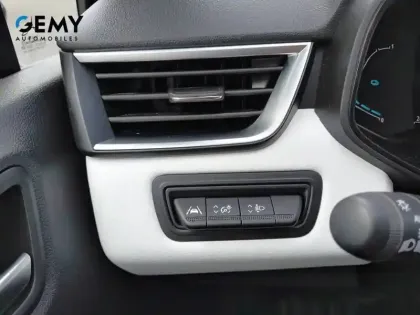 Photo 13 Renault Clio  E-Tech full hybrid 145