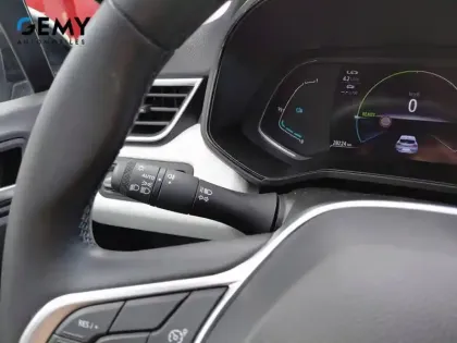 Photo 15 Renault Clio  E-Tech full hybrid 145