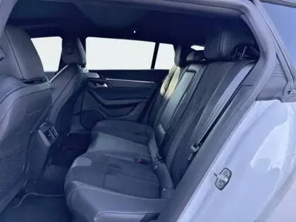 Photo 11 Peugeot 508  SW Hybrid4 360 e-EAT8 Peugeot Sport Engineered