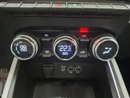 Photo 36 Renault Clio  E-Tech hybride 145