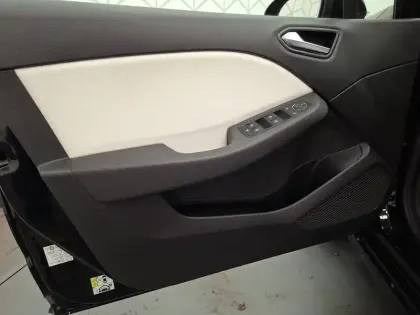 Photo 21 Renault Clio  E-Tech hybride 145