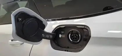 Photo 12 Peugeot 308  SW Plug-in Hybrid 195 ch e-DCS7
