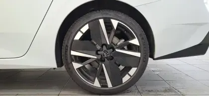 Photo 11 Peugeot 308  SW Plug-in Hybrid 195 ch e-DCS7